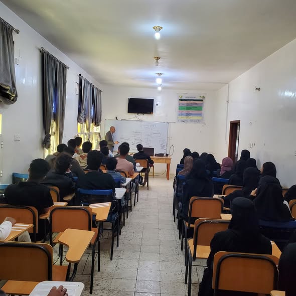 انطلاق مميز للدورات المجانية في جامعة اليمن والخليج للعلوم والتكنولوجيا